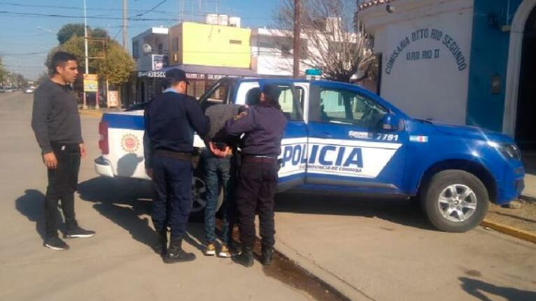 Así fue detenido Claudio Ezequiel Gómez.