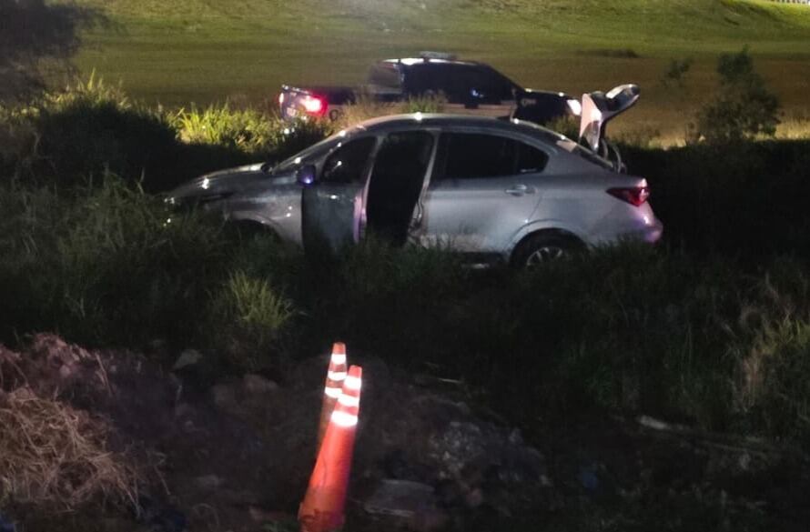 Así fue encontrado el auto en un descampado de Córdoba.