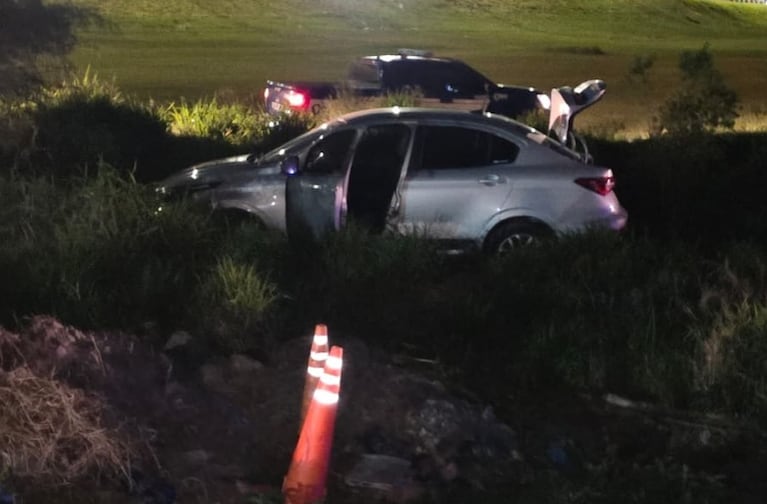 Así fue encontrado el auto en un descampado de Córdoba.