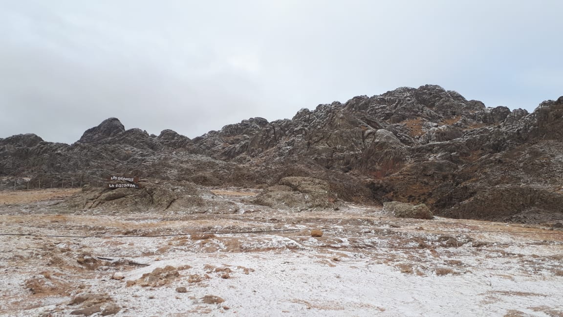 Así nevó en Los Gigantes. Las sierras cordobesas cubiertas de blanco, un paisaje soñado. 