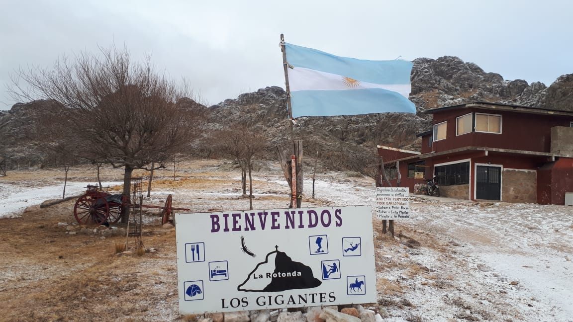 Así nevó en Los Gigantes. Las sierras cordobesas cubiertas de blanco, un paisaje soñado. 