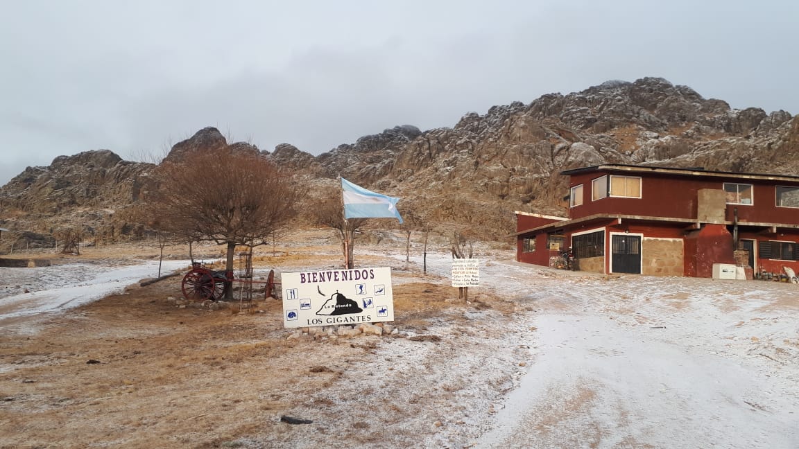 Así nevó en Los Gigantes. Las sierras cordobesas cubiertas de blanco, un paisaje soñado. 