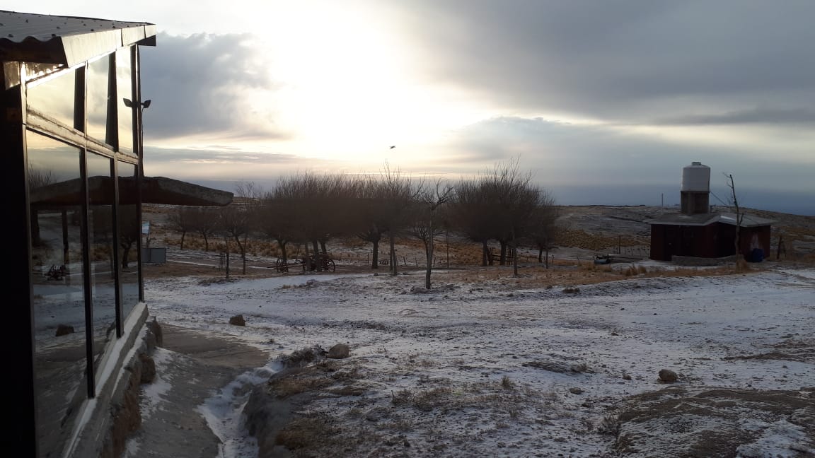 Así nevó en Los Gigantes. Las sierras cordobesas cubiertas de blanco, un paisaje soñado. 