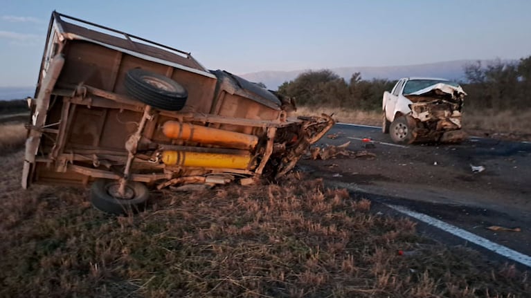 Así quedaron las camionetas tras el choque fatal.