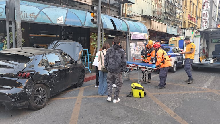 Así quedaron los autos en plena General Paz y Colón.