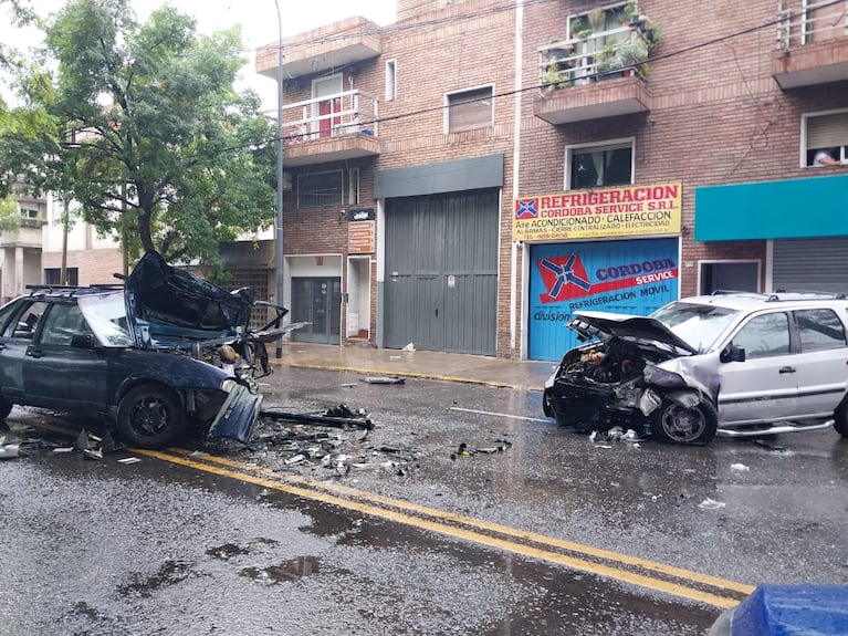 Así quedaron los autos tras el siniestro.