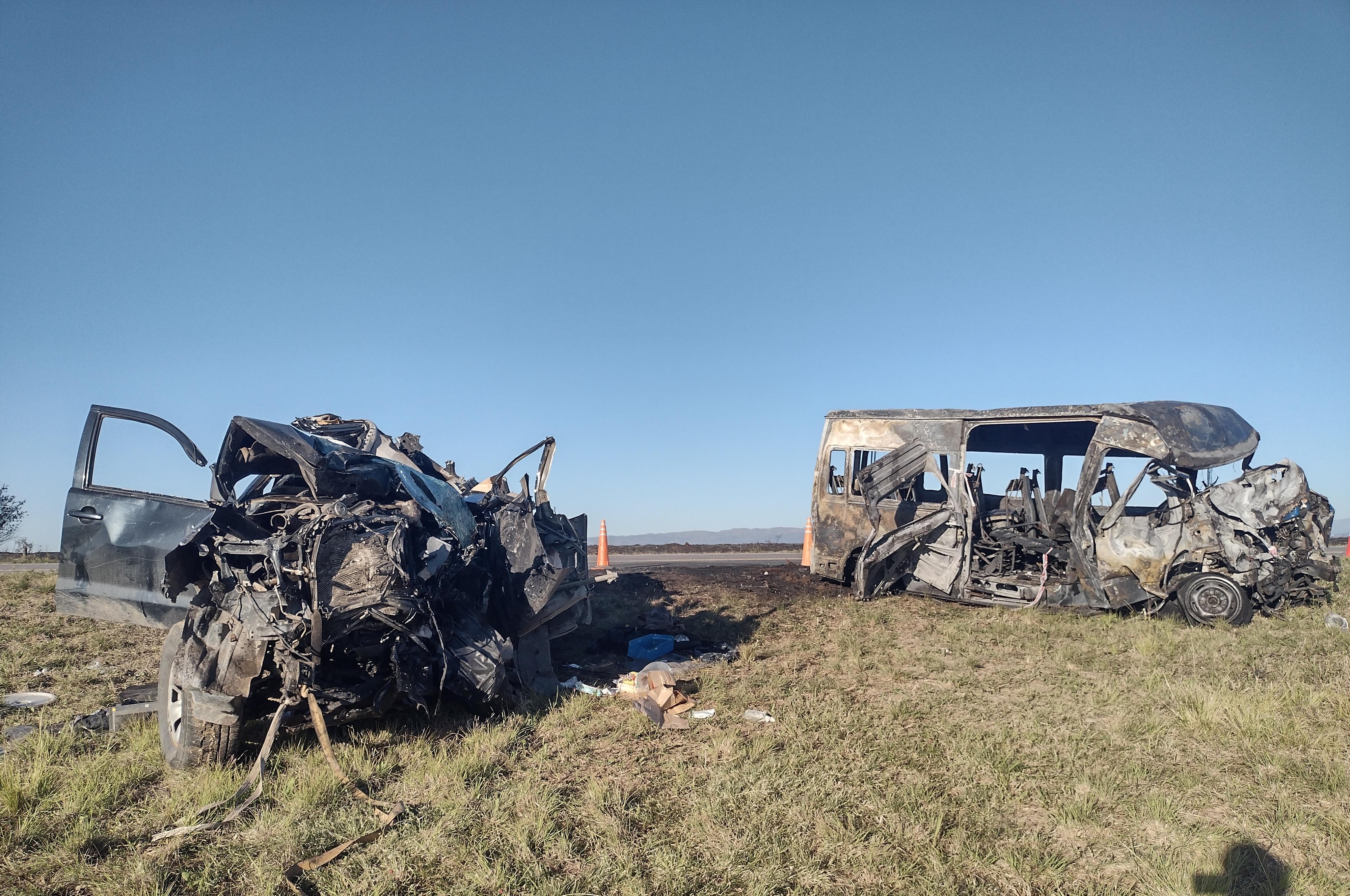 Así quedaron los vehículos del choque fatal en la ruta s-253. Foto: Pablo Olivarez/El Doce.