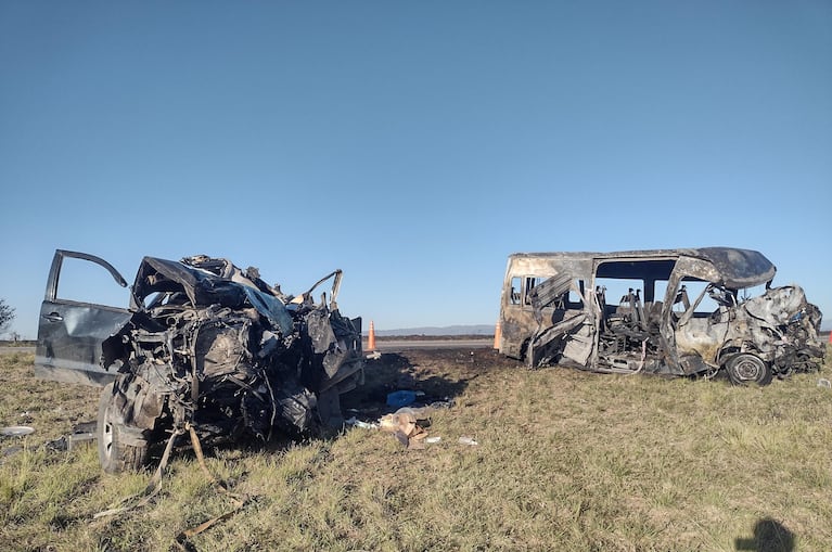 Así quedaron los vehículos del choque fatal en la ruta s-253. Foto: Pablo Olivarez/El Doce.