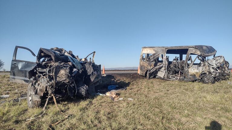Así quedaron los vehículos del choque fatal en la ruta s-253. Foto: Pablo Olivarez/El Doce.