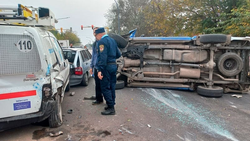 Así quedaron los vehículos tras el choque. Foto: Julieta Pelayo/El Doce.