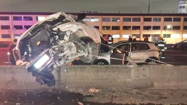 Así quedaron los vehículos tras el impactante choque en Buenos Aires. Foto: TN.