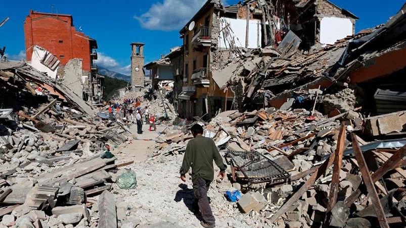 Así quedaron numerosas zonas de Italia tras la seguidilla de terremotos. Foto: AFP.