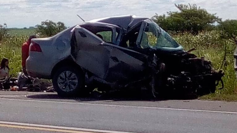 Así quedó el auto de Seimandi tras el choque frontal. Fotos: Cadena Ser Argentina.
