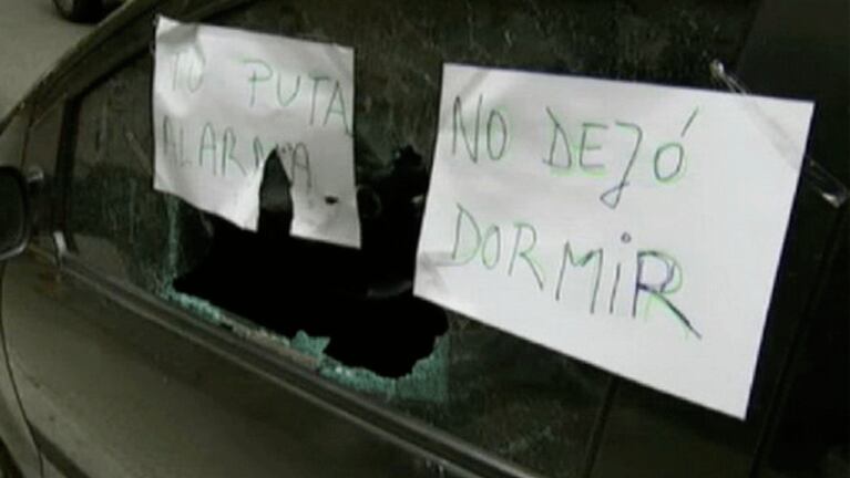 Así quedó el auto después de que la alarma sonara más de 12 horas.