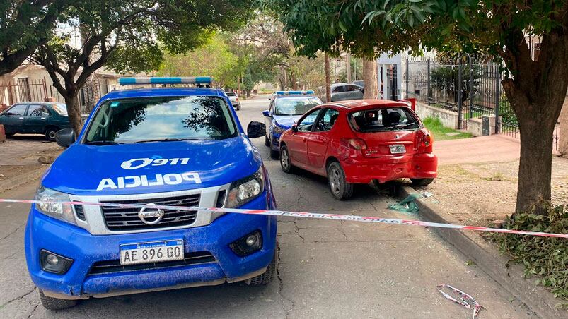 Así quedó el auto robado tras la persecución. Foto: Luchi Ybañez / ElDoce.tv