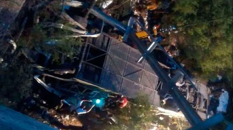 Así quedó el colectivo accidentado en Salta.