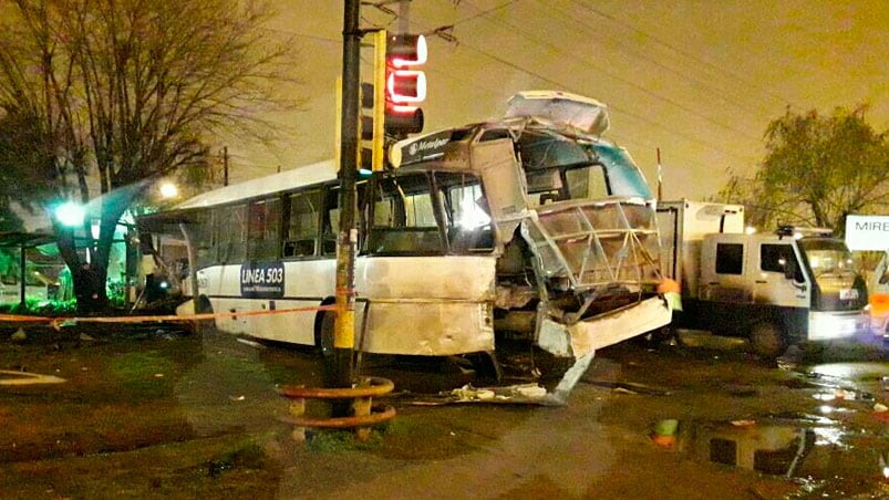 Así quedó el colectivo tras el accidente fatal.