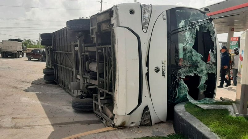 Así quedó el colectivo tras protagonizar un fatal accidente.