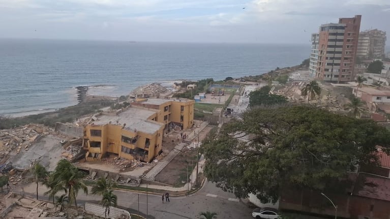 Así quedó el edificio Cumanagoto de Playa Grande.