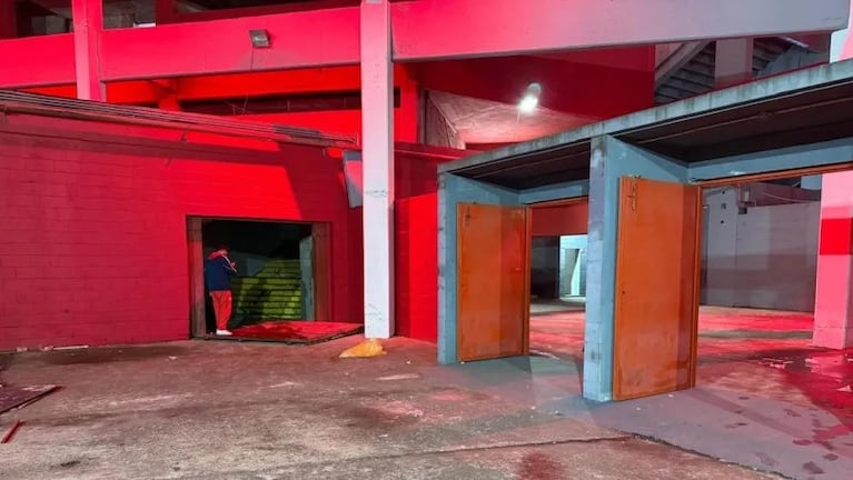 Así quedó el estadio de Independiente tras la batalla campal con los hinchas de la U de Chile