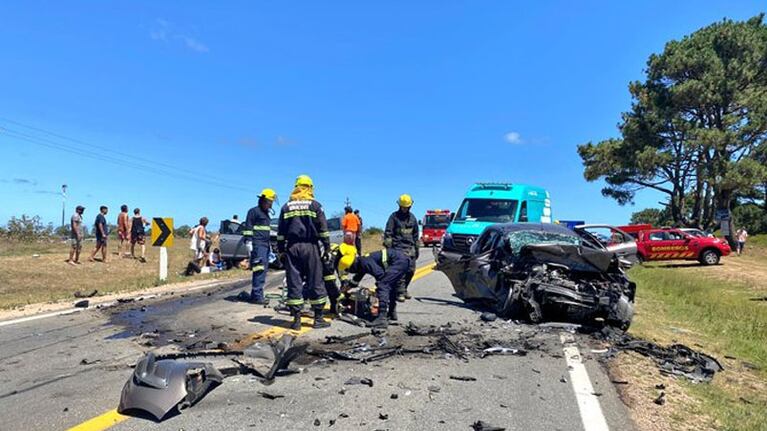 Así quedó el Ford Ka donde viajaban las víctimas.