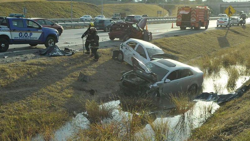 Así quedó el lugar del accidente apenas Amoedo embistió a las tres personas.