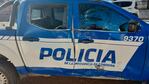 Así quedó el patrullero que chocó a motociclistas.