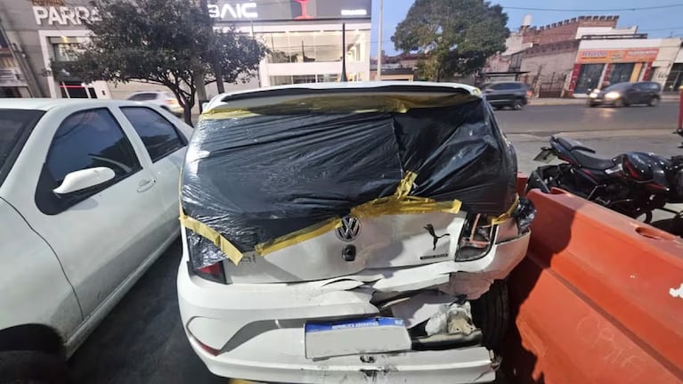 Así quedó el Up en el que viajaba la familia agredida.