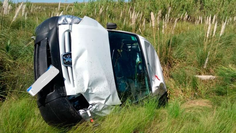 Así quedó la camioneta tras el vuelco. Foto: Policía de Córdoba. 