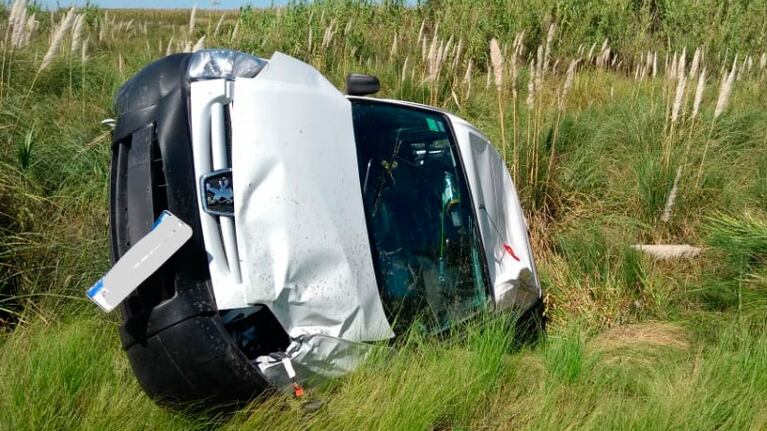 Así quedó la camioneta tras el vuelco. Foto: Policía de Córdoba.