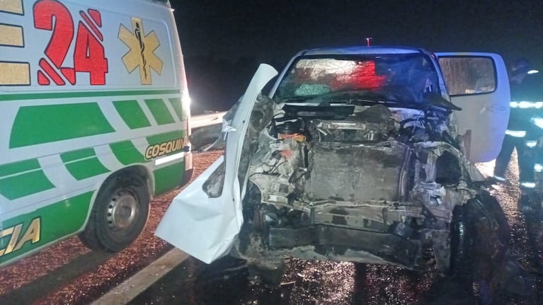 Así quedó la camioneta Volkswagen Amarok que chocó con los búfalos.