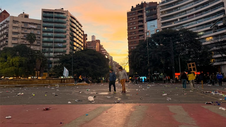 Así quedó la zona de Patio Olmos tras los incidentes.