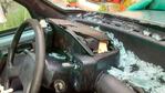 Así quedó uno de los autos agarrados por el granizo.