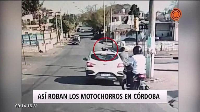 Así roban los motochorros en Córdoba