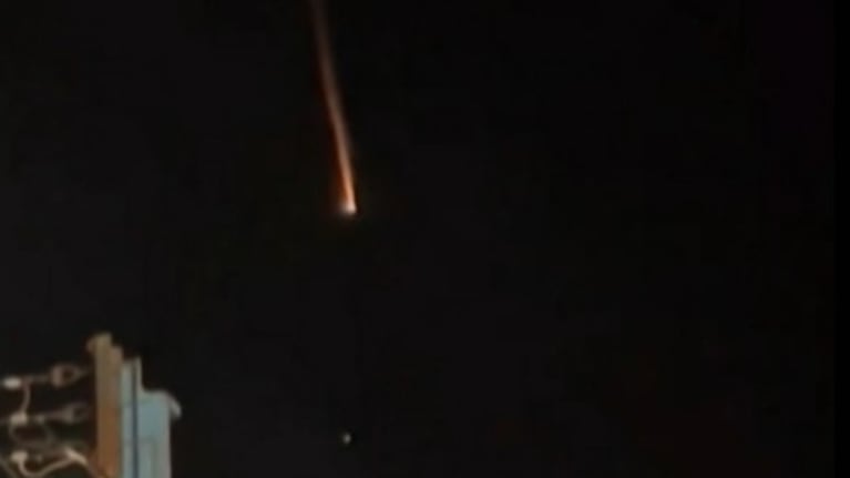 Así se vio la misteriosa luz en el cielo cordobés.