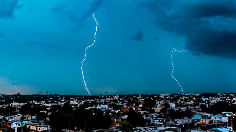 Así se vio la tormenta en Córdoba capital. 