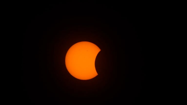 Así se vivió el eclipse parcial de sol desde Las Salinas Grandes de Córdoba. Foto: Lucio Casalla / ElDoce.tv.