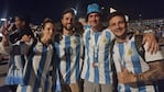 Atados a una ilusión: así están los hinchas argentinos en la previa del duelo ante México. Foto: Lucio Casalla/El Doce.