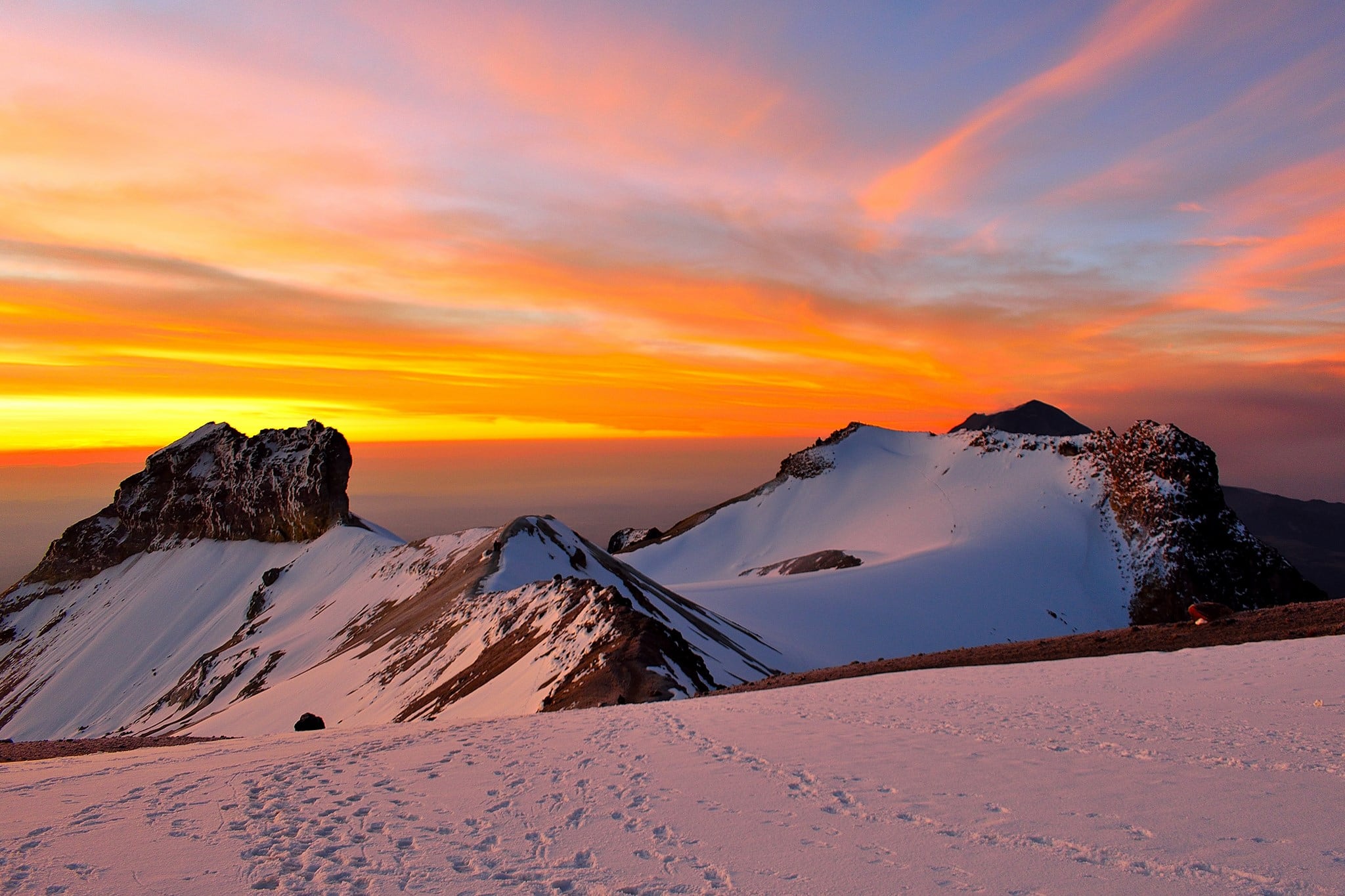 Atardecer a cinco mil metros de altura en Iztaccíhuatl, México. Foto: Miguel Angel Trejo Rangel.