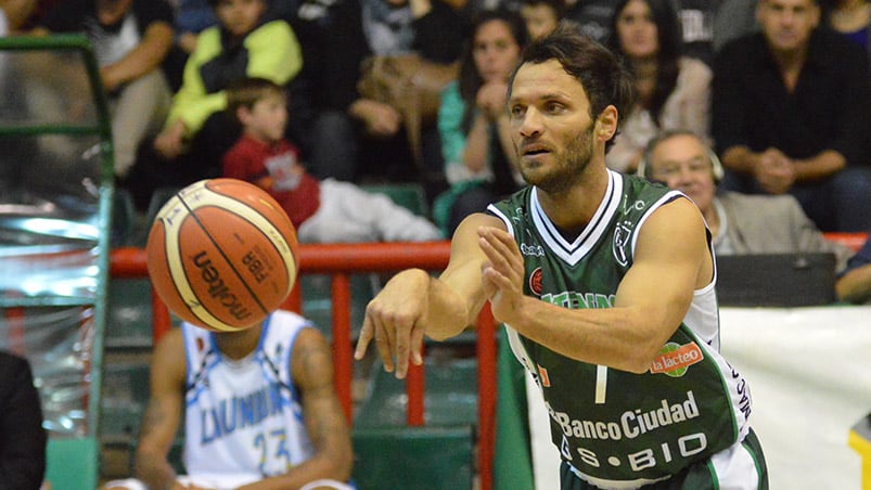 Atenas abrió la temporada con una victoria al límite en el Cerutti. Foto: Lucio Casalla / ElDoce.tv.