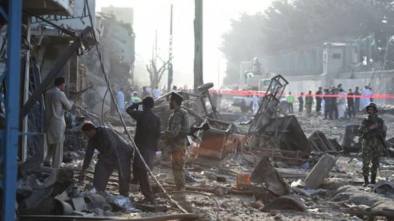 Atentado en Kabul: al menos 80 muertos