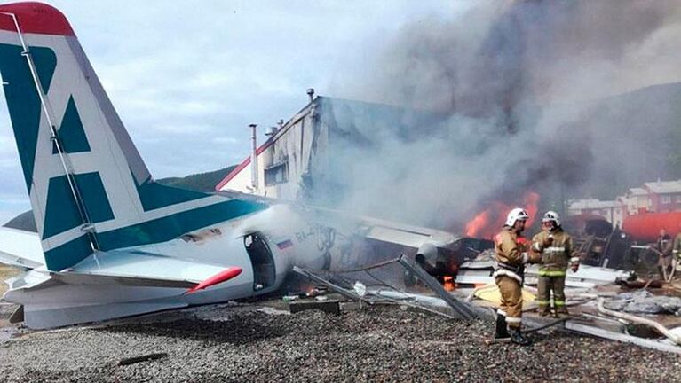 Aterrizaje fatal: un pasajero filmó el momento en que su avión se estrella en Rusia