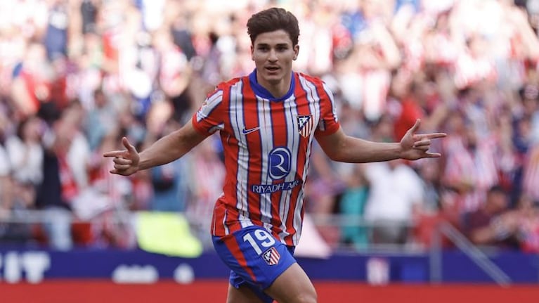 Atlético de Madrid picanteó al Barcelona por los rumores de traspaso de Julián Álvarez.