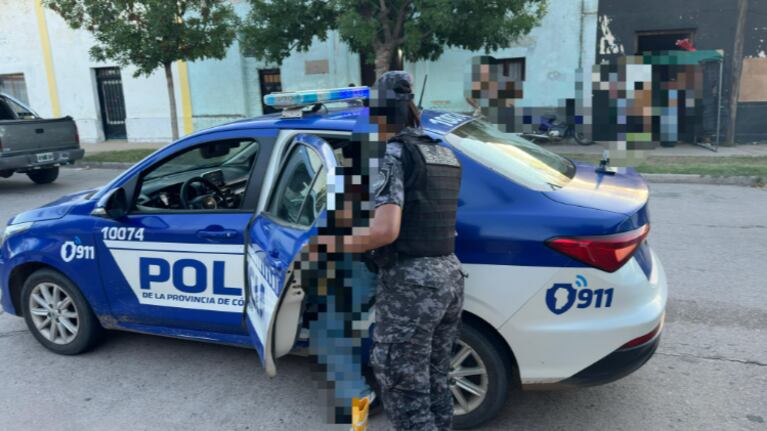 Atropellaron a un policía en Villa Dolores y se intentaron fugar.
