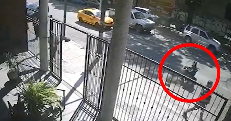 Atropellaron a una chica en silla de ruedas.