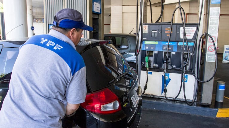 Aumentaron los precios de la nafta y el gasoil. (Foto: Prensa YPF)