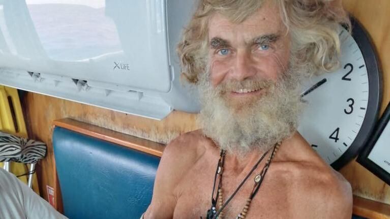 Aunque estaba deshidratado y mal alimentado cuando lo encontraron, el buen estado de salud del náufrago sorprendió a los rescatistas. Fotos: Twitter Grupomar