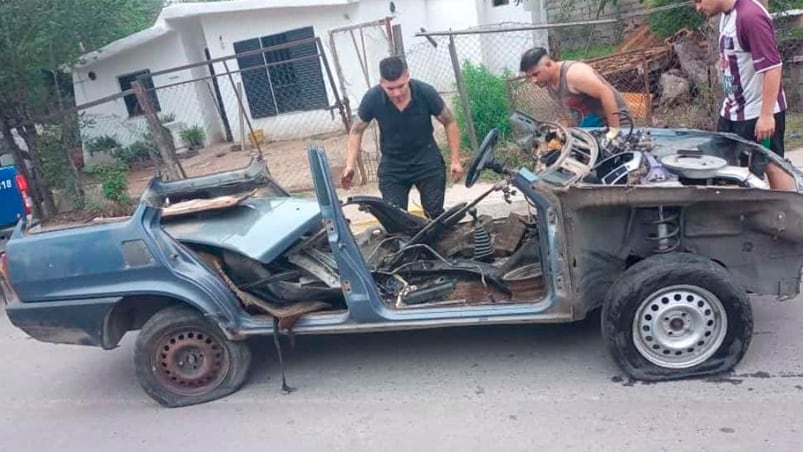 auto destrozado villa la tela