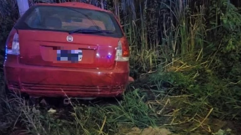 Auto en el que arrastraron a la niña de siete años que murió. (Gentileza 0221)