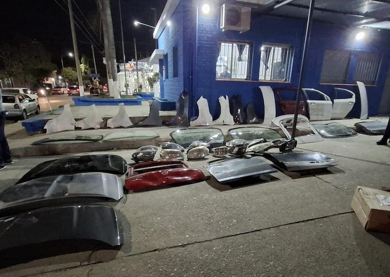 Autopartes secuestradas por la Policía que eran transportadas en el camión.